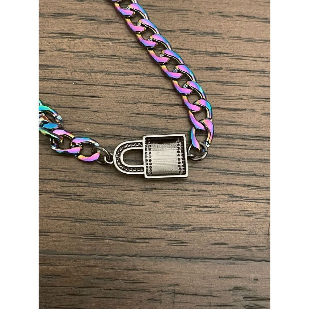Emma Evelyn Aurora Chain with Lock Pendant - Picture 4 of 4